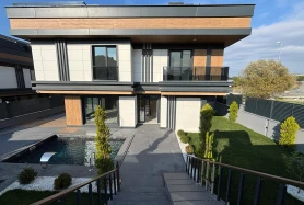 BEYLİKDÜZÜ GÜRPINAR MAH. 7+1 SATILIK FIRSAT VİLLA