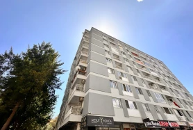 Bayraklı Manavkuyu Mahallesinde Merkezi Konumda, 3+1 Daire