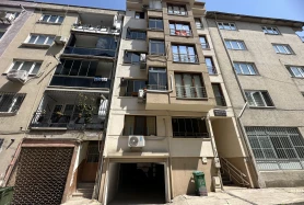 GAZCILAR KAPALI OTOPARKLI,ASANSÖRLÜ 3+1 DAİRE