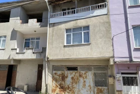 YÖRÜKALİ 'DE SATILIK ARSA VE BİNA