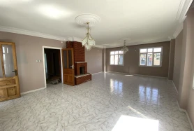 KARSLILAR DA GÖL MANZARALI 723 M2 ARSA ÜZERİNDE MÜSTAKİL EV